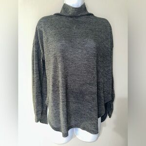 David Lerner Charcoal Turtleneck Lightweight Relaxed Fit Side Slit Top Eic SZ XS
